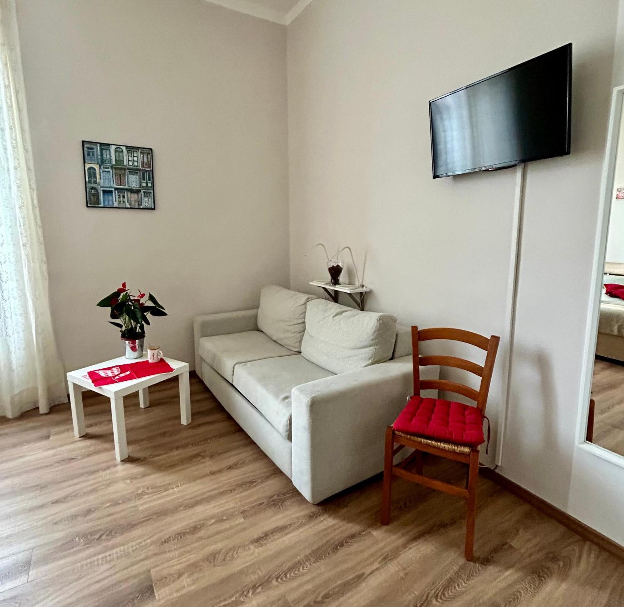 Bed and Breakfast La Magnolia Ліворно Екстер'єр фото