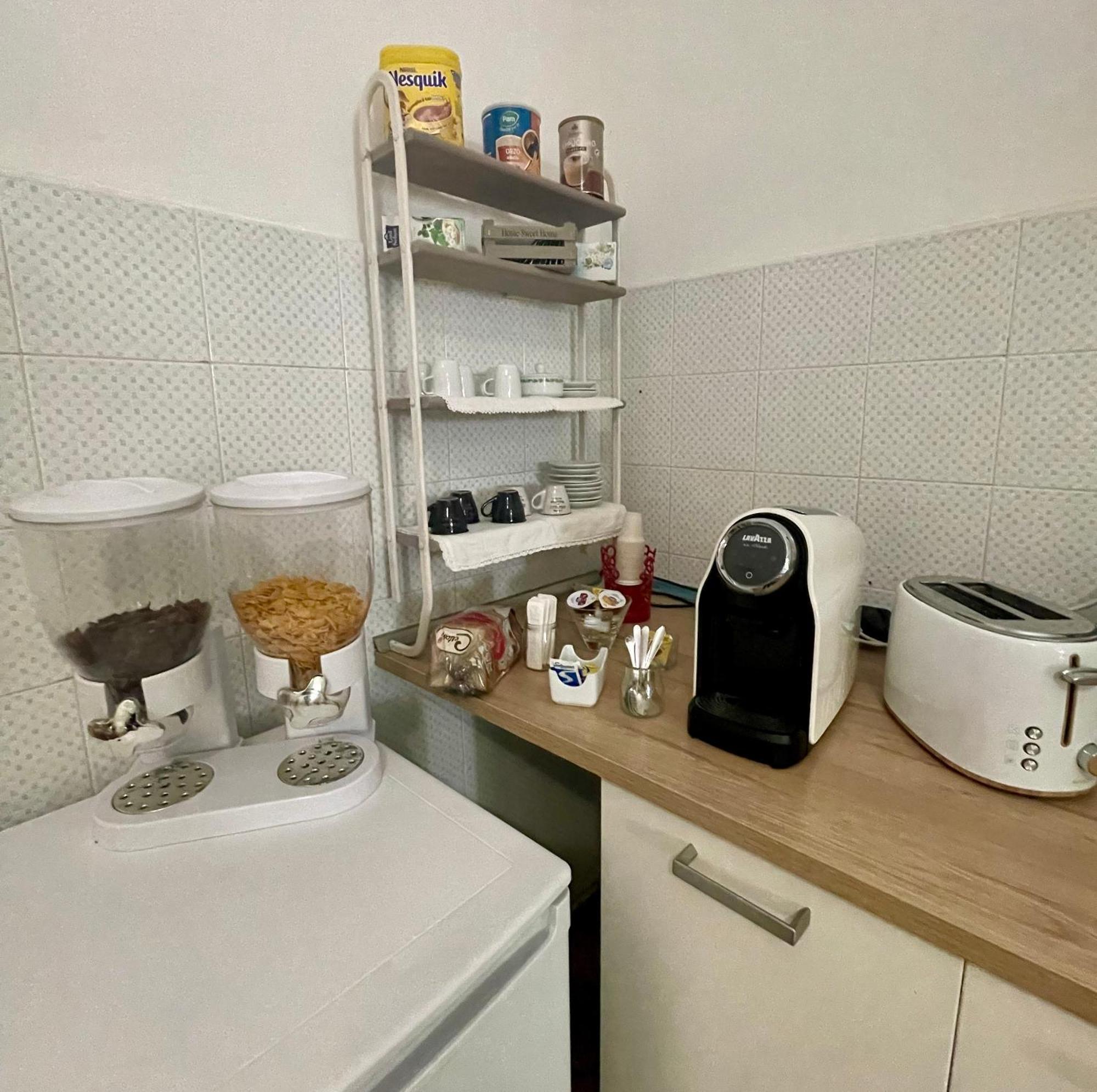 Bed and Breakfast La Magnolia Ліворно Екстер'єр фото