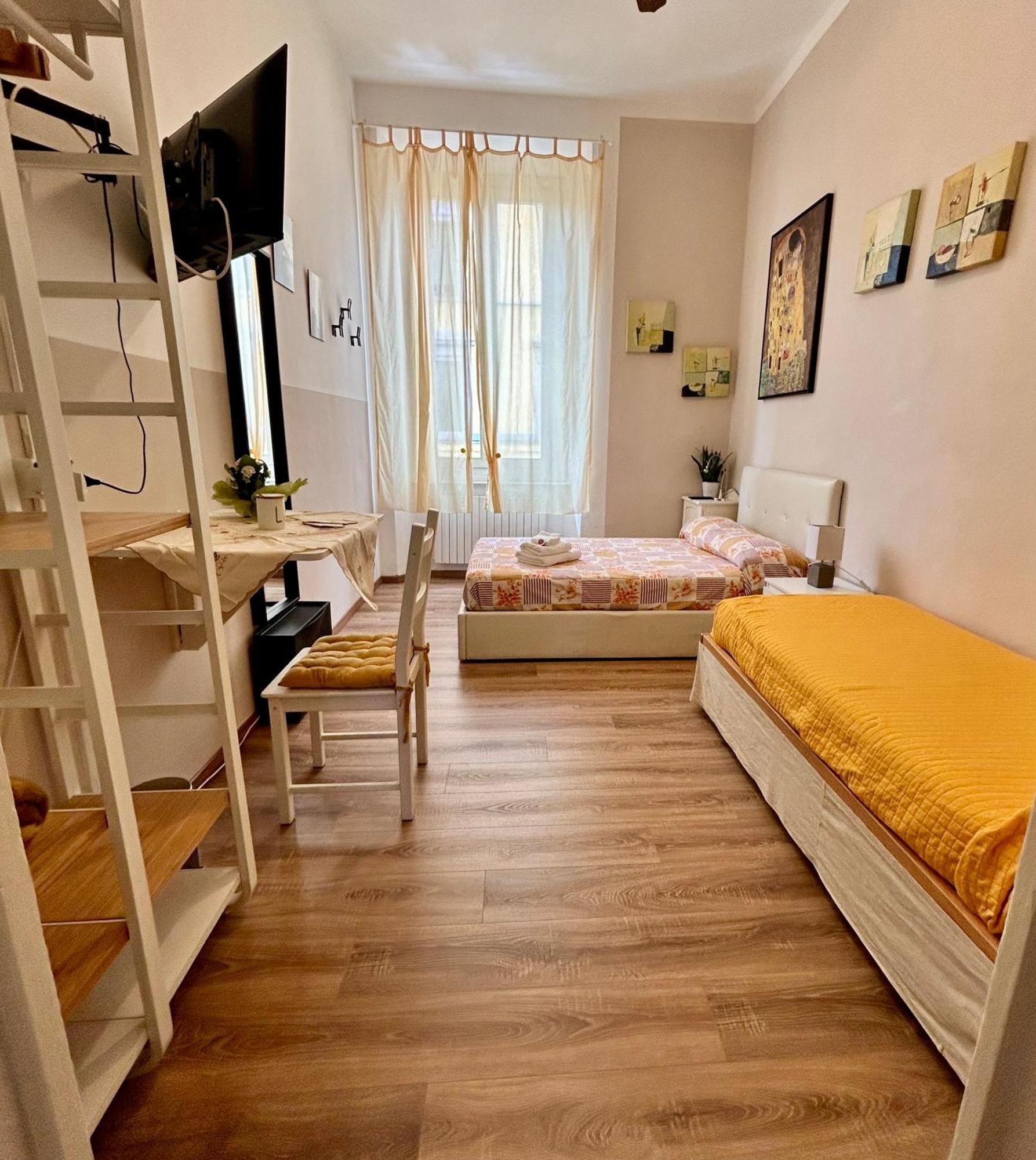 Bed and Breakfast La Magnolia Ліворно Екстер'єр фото