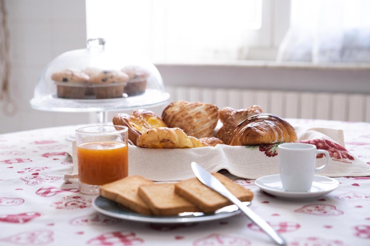 Bed and Breakfast La Magnolia Ліворно Екстер'єр фото